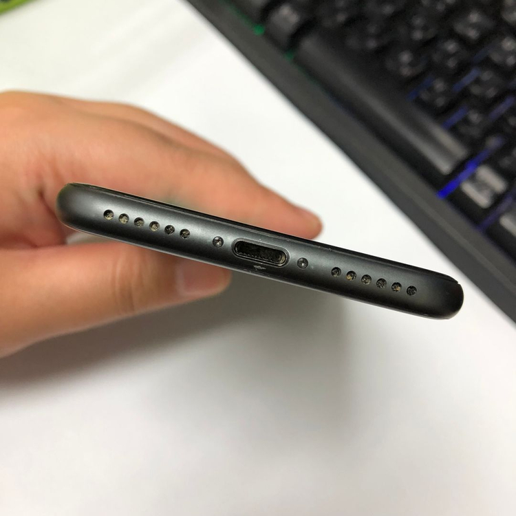 아이폰8 128GB 블랙 중고폰 배터리100% (카메라무음) 기능정상 204098 이미지