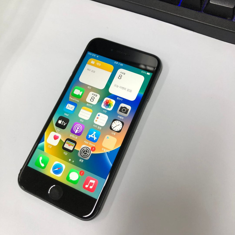 아이폰8 128GB 블랙 중고폰 배터리100% (카메라무음) 기능정상 204098 이미지