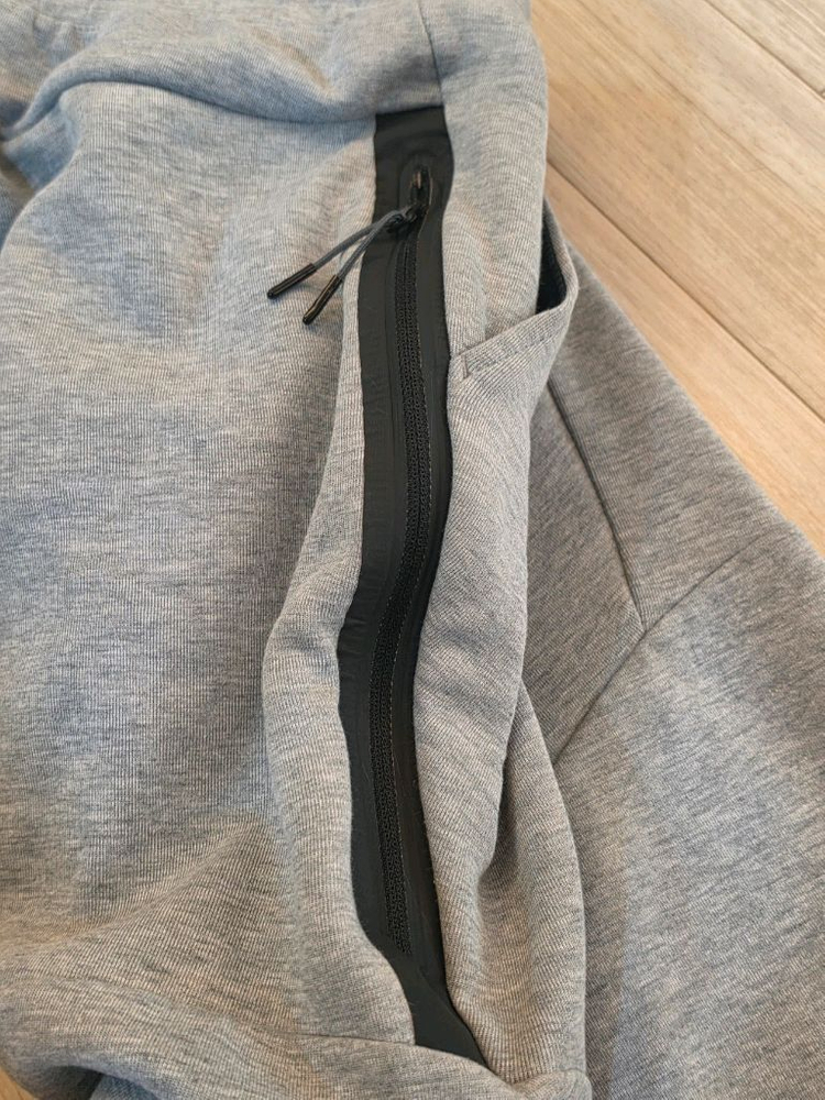 나이키 테크팩 m사이즈바지 판매해요 이미지