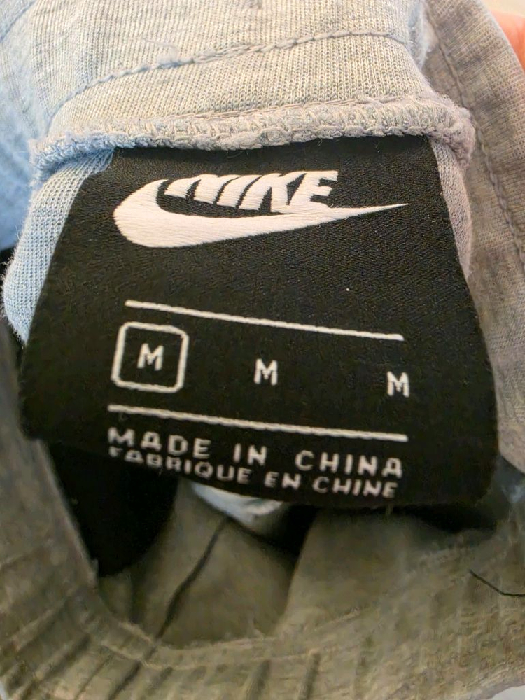 나이키 테크팩 m사이즈바지 판매해요 이미지