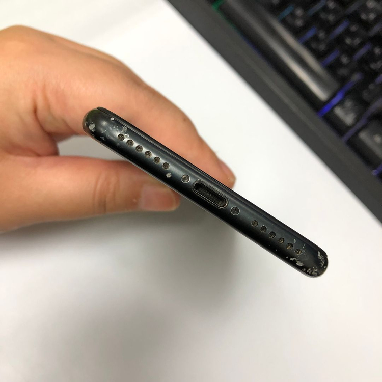 아이폰7 128GB 블랙 중고폰 배터리100% 카메라폰 기능정상 111367 이미지