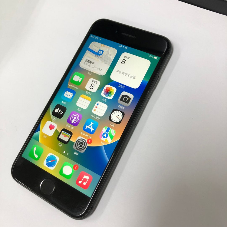아이폰8 256GB 블랙 카메라무음 중고폰 배터리100% 서브폰 기능정상 205225 이미지