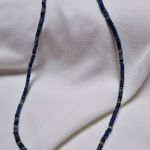 천연 소달라이트 론델 원석 목걸이 티셔츠 이미지