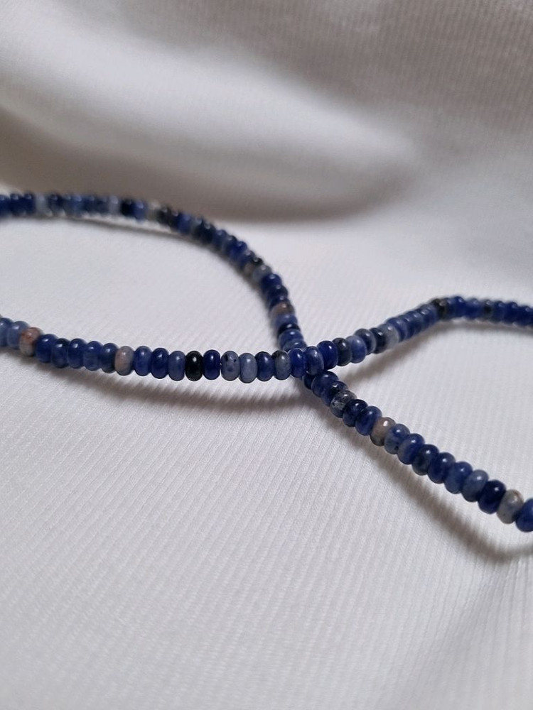 천연 소달라이트 론델 원석 목걸이 티셔츠 이미지