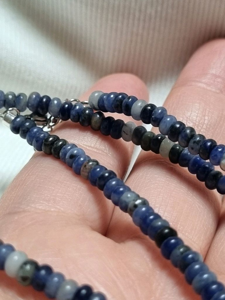 천연 소달라이트 론델 원석 목걸이 티셔츠 이미지