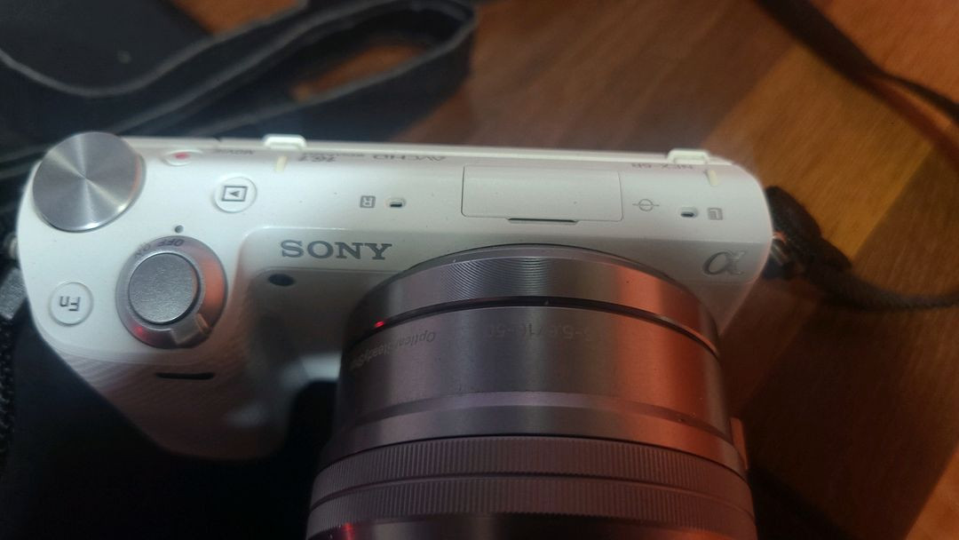 소니 미러리스 NEX-5R 카메라 + 16-50mm 렌즈 세트 이미지