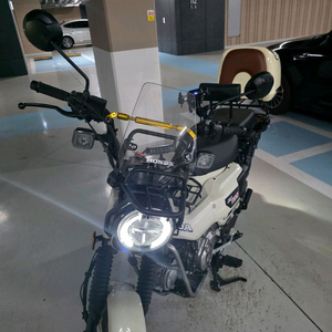 25년식 헌터커브 125cc 오토바이 이미지