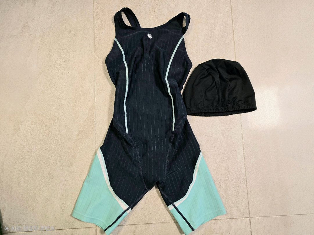 네파 아동 모자, 젤리스푼 래쉬가드, 아쿠아슈즈, 수영복 이미지