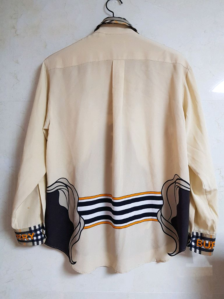 버버리 런웨이 유니콘 실크 셔츠 이미지