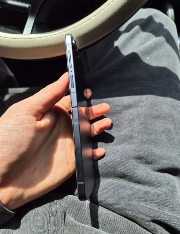 갤럭시Z플립7 512기가 블랙 이미지