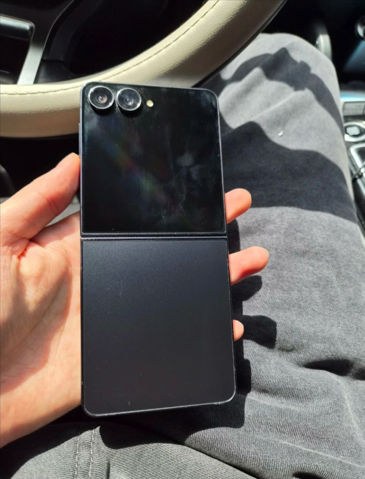 갤럭시Z플립7 512기가 블랙 이미지