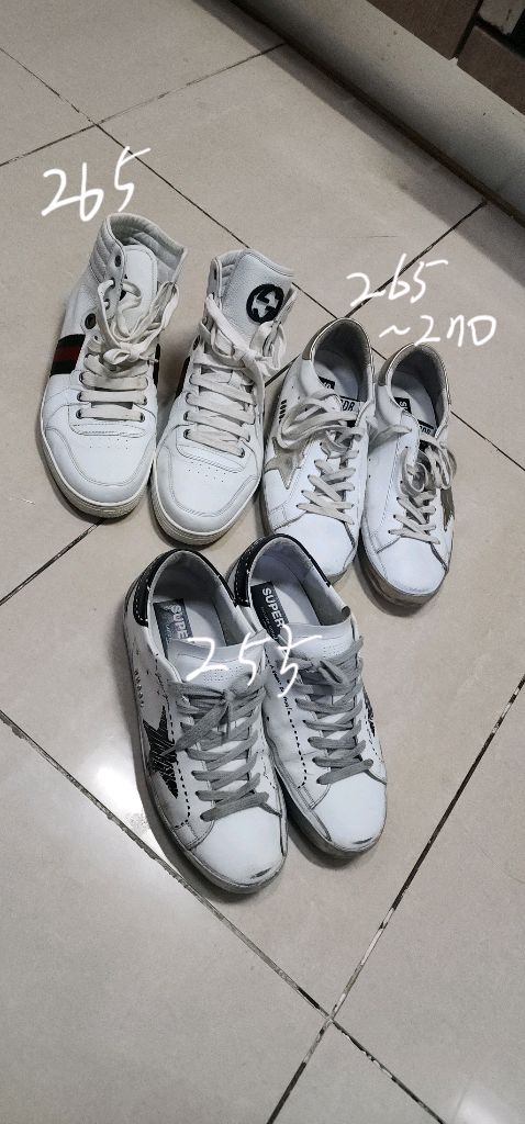 골든구스 수퍼스타 42사이즈 와 구찌 스니커즈 이미지