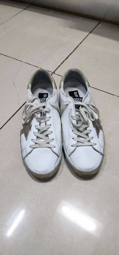 골든구스 수퍼스타 42사이즈 와 구찌 스니커즈 이미지