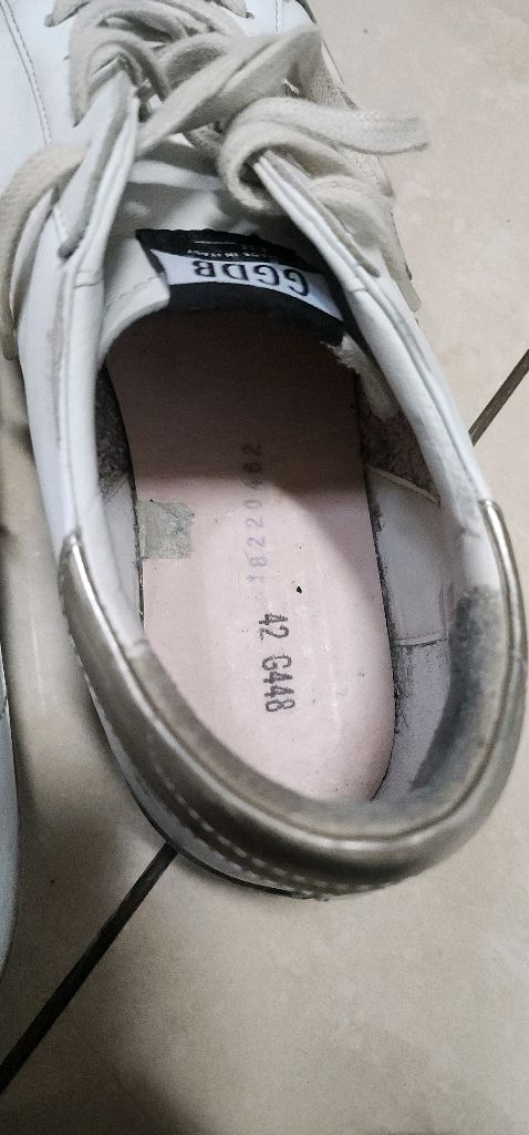 골든구스 수퍼스타 42사이즈 와 구찌 스니커즈 이미지