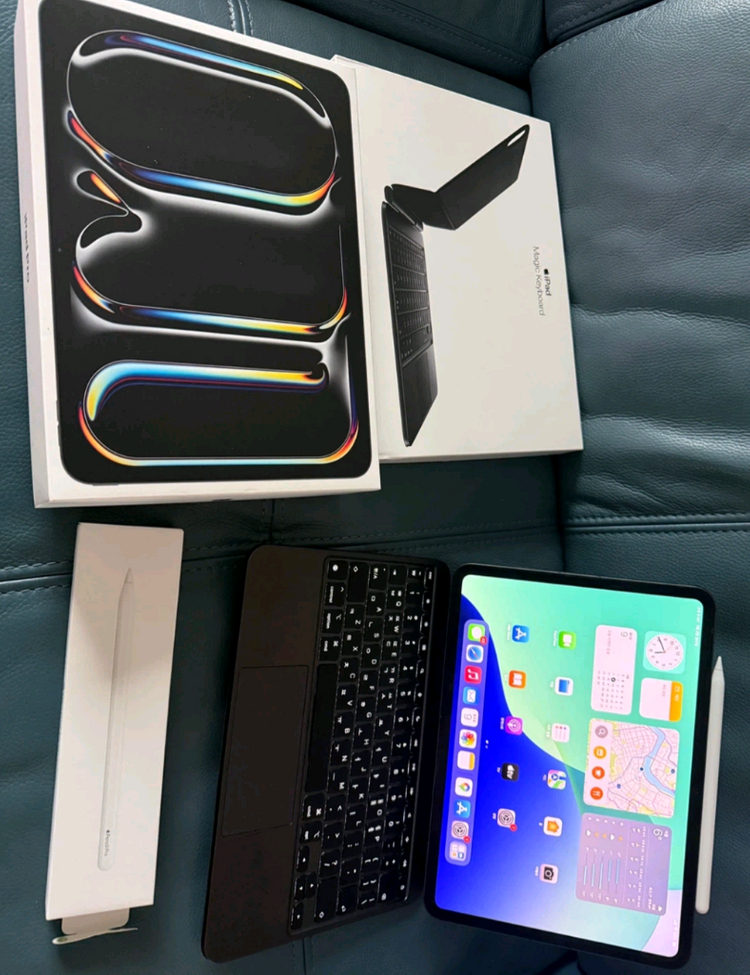 아이패드 프로 11 m4 256GB 셀룰러 +매직키보드 애플케어 이미지