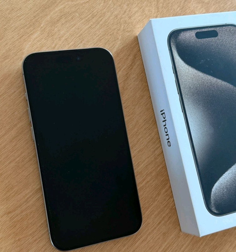 아이폰 15pro 실버 256GB 이미지