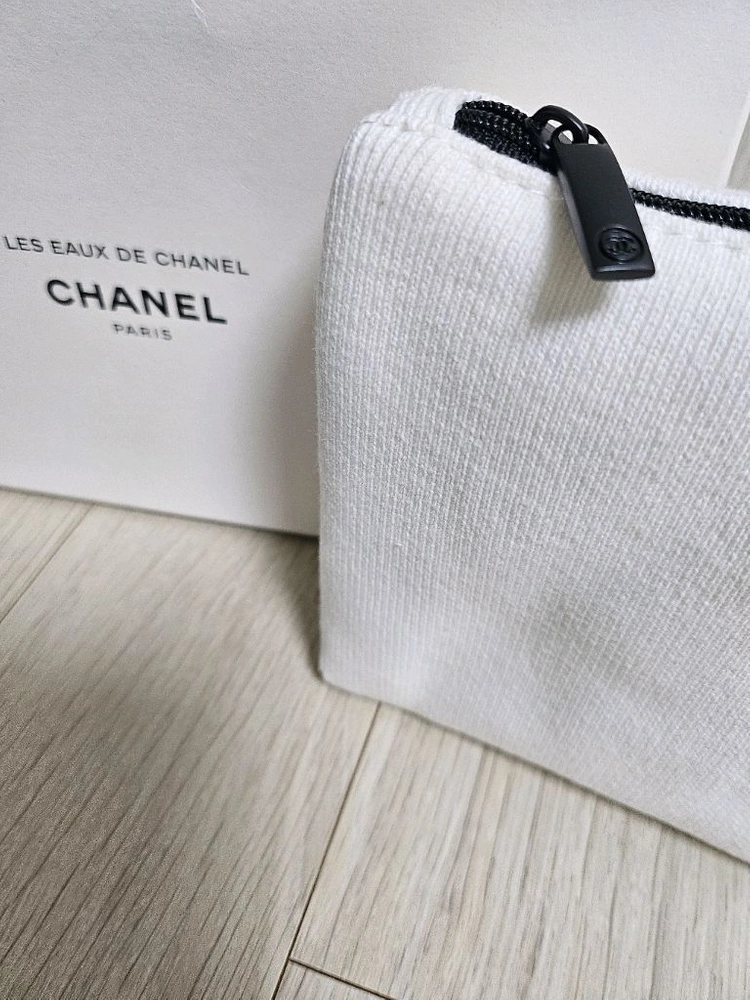 정품) 샤넬 화이트 파우치 (코스메틱) 이미지