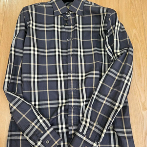 버버리 런던 체크셔츠 M사이즈 이미지