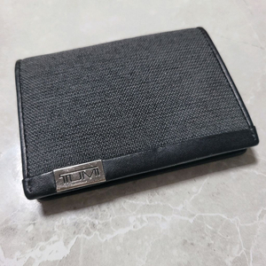 정품 투미 블랙 명함 지갑 이미지