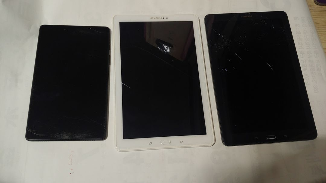 부품용 갤럭시패드 3종 (SM-T290,P580) 팝니다.(파손,재설정) 이미지