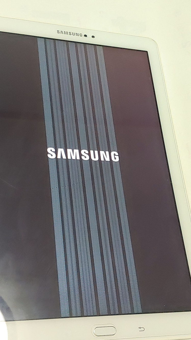 부품용 갤럭시패드 3종 (SM-T290,P580) 팝니다.(파손,재설정) 이미지
