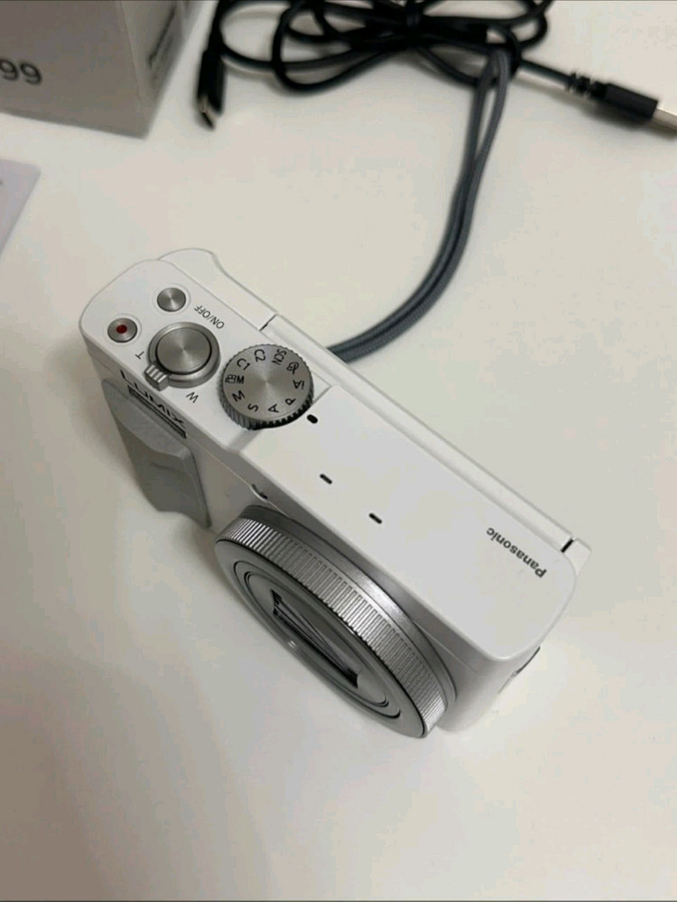 파나소닉 루믹스 DC-TZ 화이트 새상품급 판매합니다 이미지