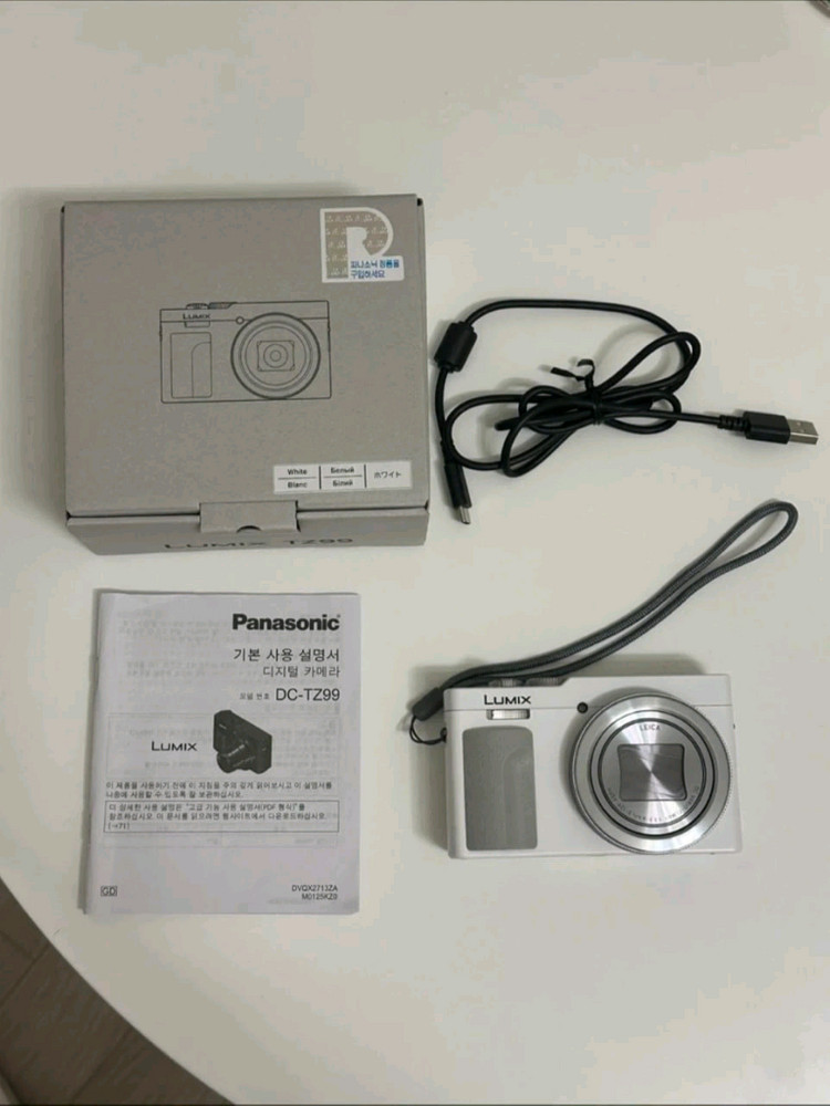 파나소닉 루믹스 DC-TZ 화이트 새상품급 판매합니다 이미지