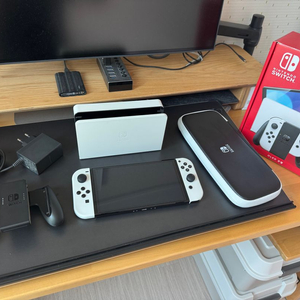 [풀박스, 급처] 닌텐도 스위치 OLED 화이트 파우치 + SD카드 포함 이미지