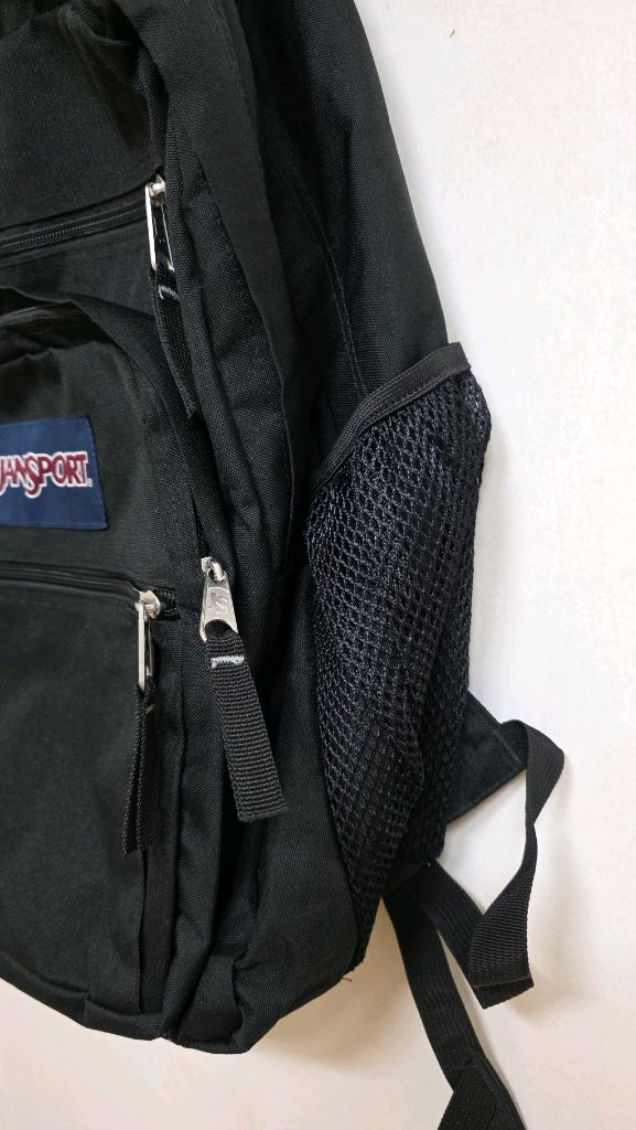 잔스포츠. 블랙백팩. 이미지