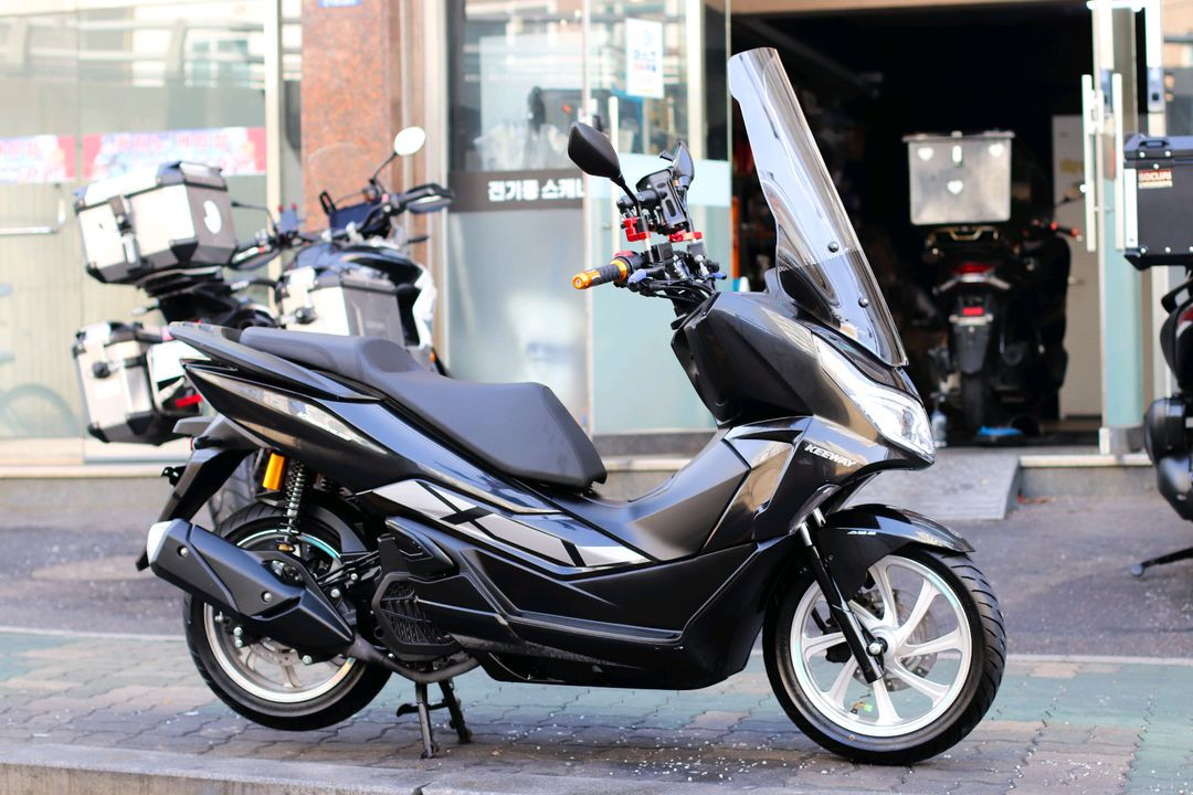 비에스테125 키웨이 2025년식 1260km 오토바이 판매합니다 이미지