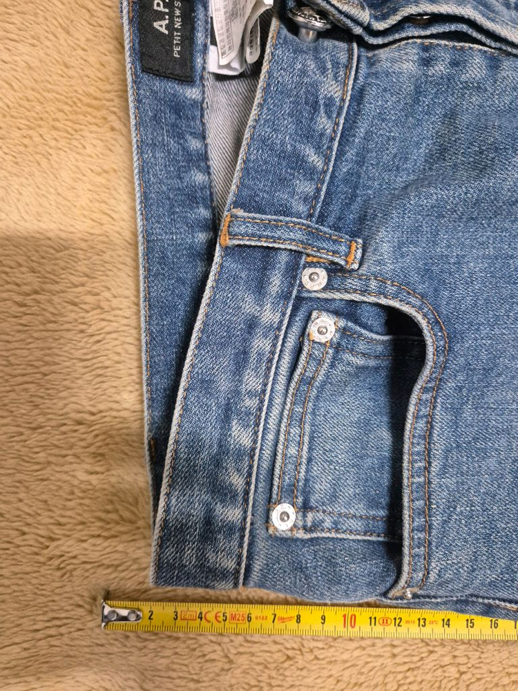 아페쎄(A.P.C.)의 쁘띠 스탠다드 진 29 판매합니다 단시간 착용하고 거의 보관만 한 새것 같은 중고입니다 1호 이미지