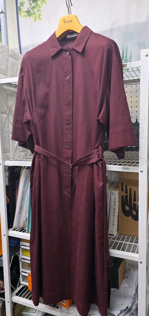 더캐시미어 셔츠형 반팔 롱원피스 55~66 와인 여름원피스 WM70 이미지