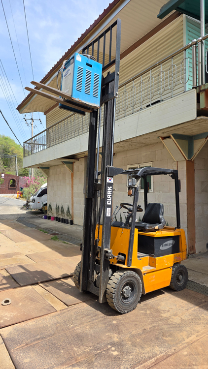 삼성전동지게차 1.8t, 충전기 포함, 설명 필독, 문의주세요 이미지