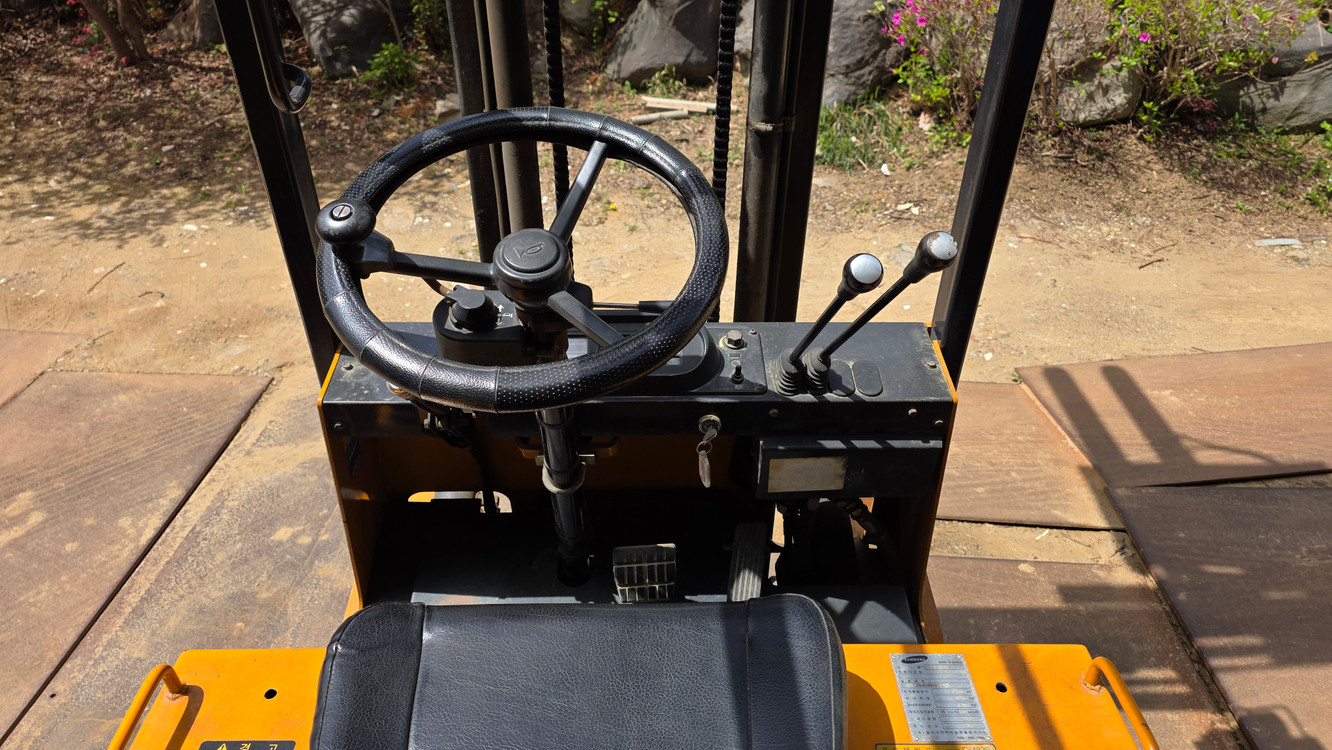 삼성전동지게차 1.8t, 충전기 포함, 설명 필독, 문의주세요 이미지