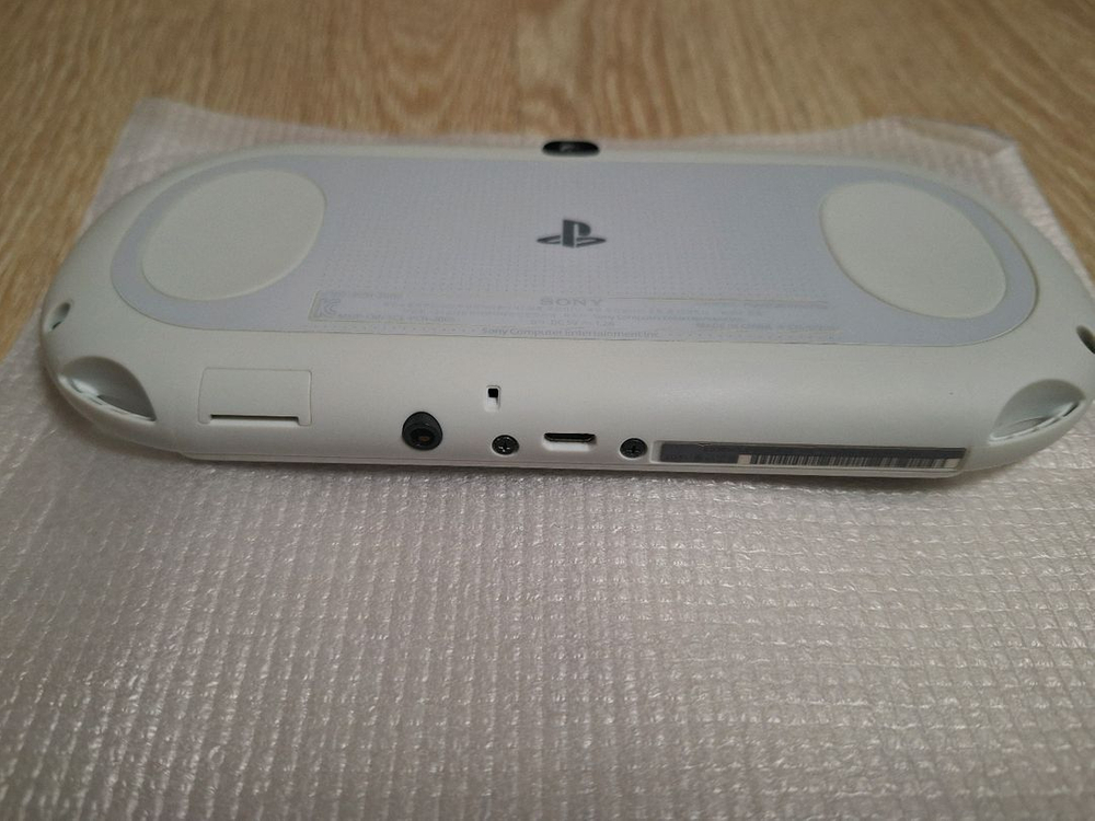 ps vita 2005 2세대 화이트 풀박스 순정 이미지
