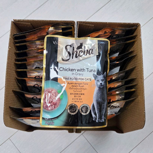 고양이 쉬바 닭고기와 참치 그레이비소스 파우치 (+낚시대) 이미지