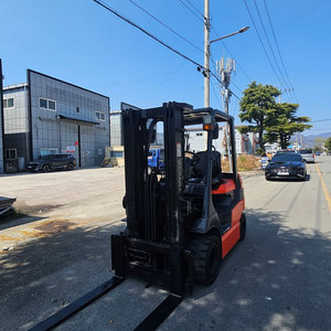 최상급 도요타 7FB 좌식 2.5톤 전동지게차 삼단마스트 4.3M인상 사이드시프트 1150만 이미지