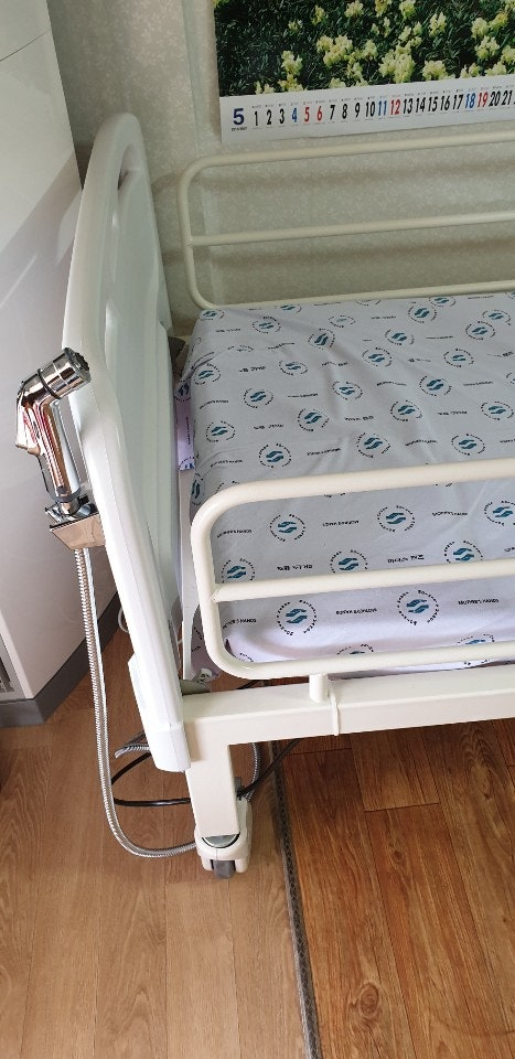 복합형 전동식 의료용 침대 (MH 22323) (수동식 정형용 운동장치 포함) 이미지