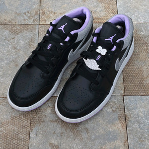(245)나이키 조던 1 로우 se 블랙 라일락 스니커즈 운동화 이미지