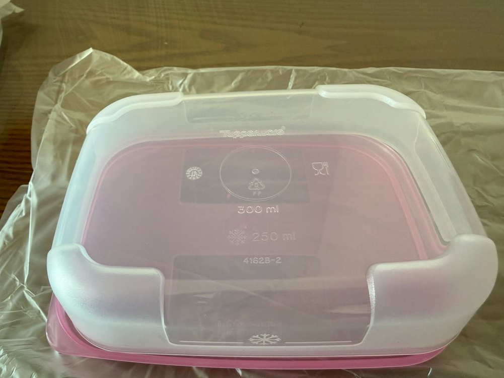 [새상품] 타파웨어 핑크 직사각형 반찬통 밀폐용기 이미지