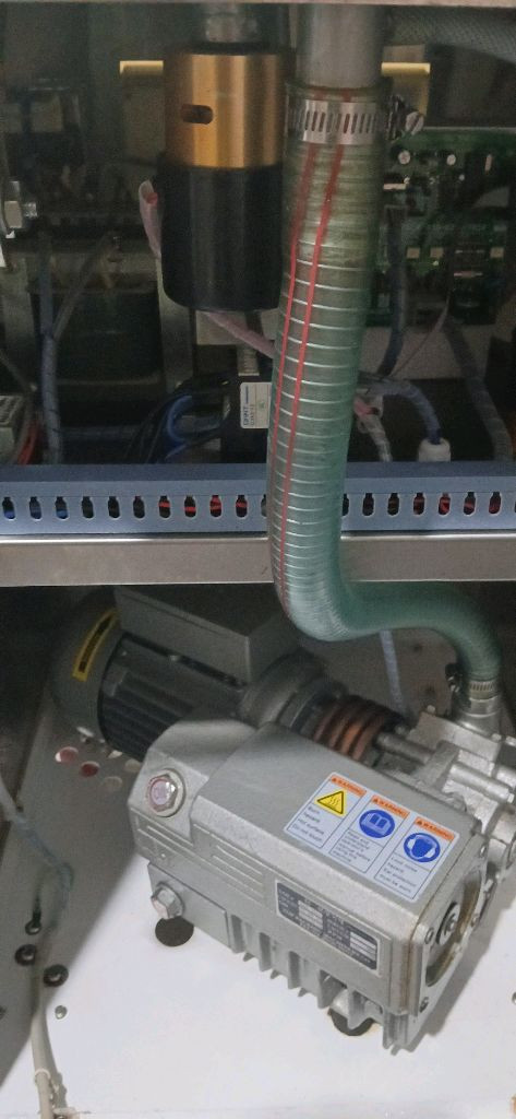 가온팩 진공포장기 gov-4040 팝니다. S급 진공기 이미지