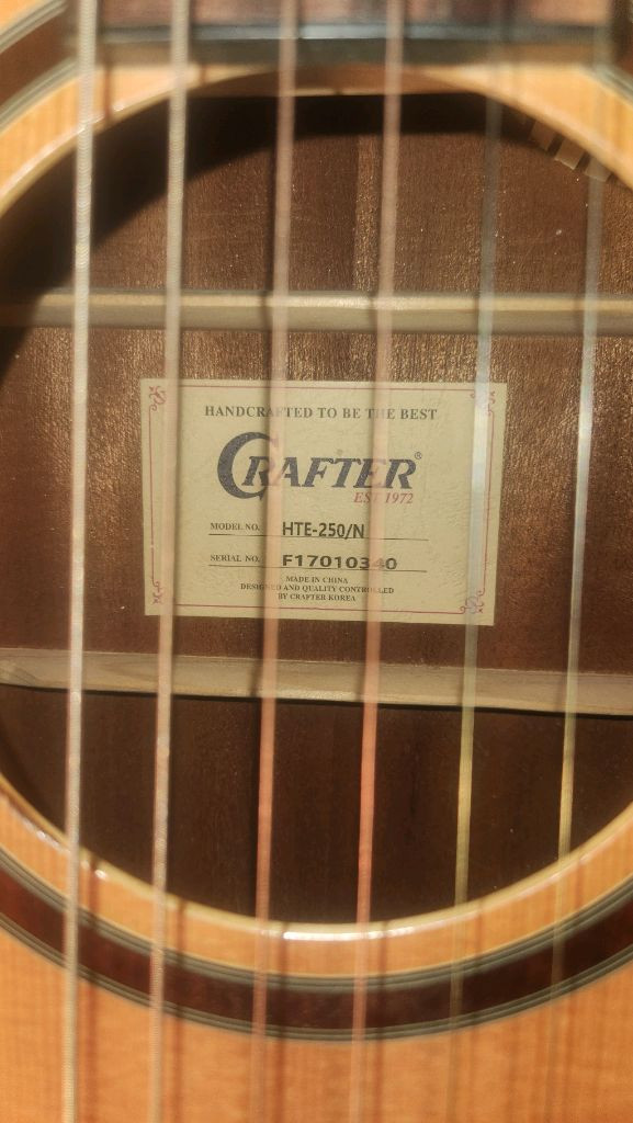 크래프터통기타팝니다. 픽업있음. 20만원 이미지