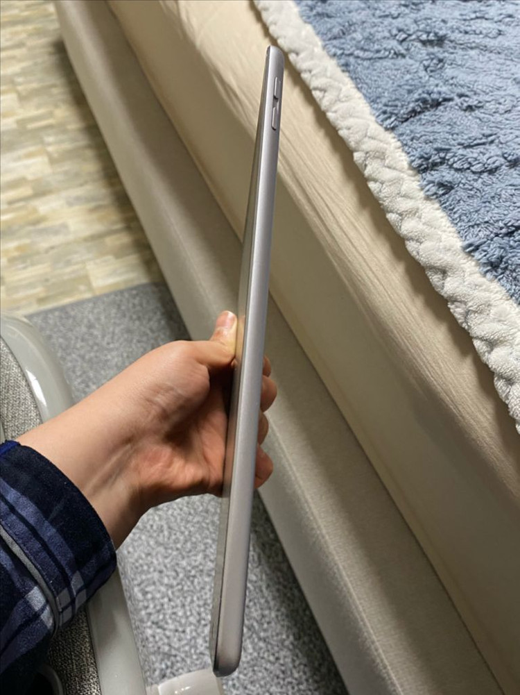 아이패드 6세대 128기가 스페이스그레이 이미지