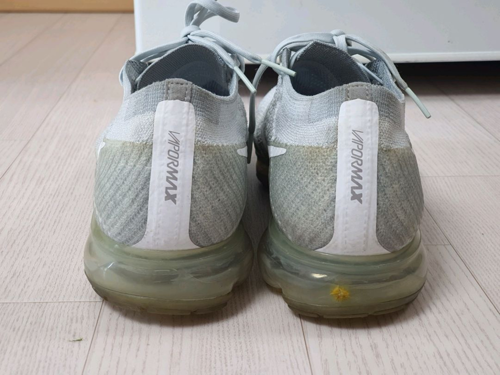 나이키 에어 베이퍼맥스 플라이니트 1퓨어 플래티넘 295 이미지