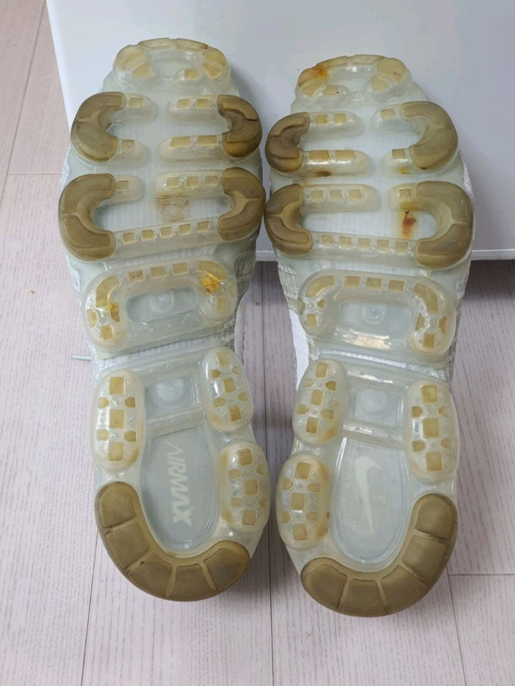 나이키 에어 베이퍼맥스 플라이니트 1퓨어 플래티넘 295 이미지