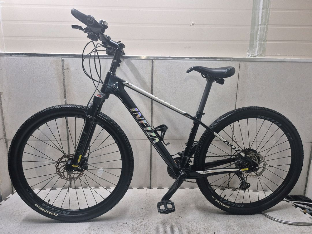 2022년형 인피자 풀카본 Z3 MTB 자전거 블랙/화이트 이미지