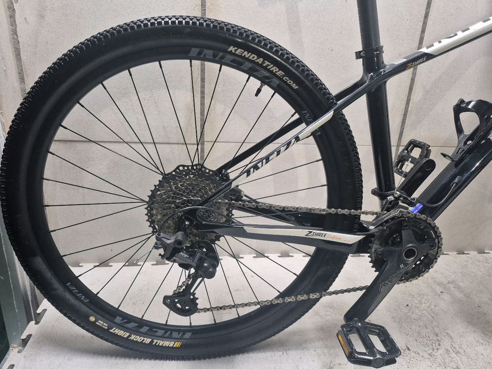2022년형 인피자 풀카본 Z3 MTB 자전거 블랙/화이트 이미지