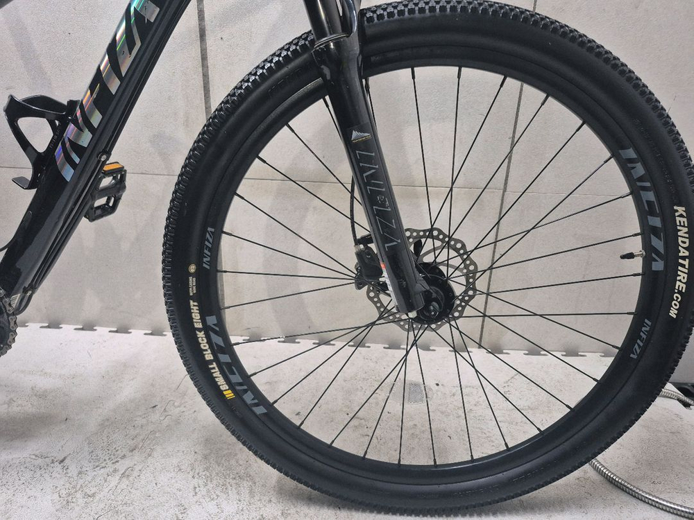 2022년형 인피자 풀카본 Z3 MTB 자전거 블랙/화이트 이미지