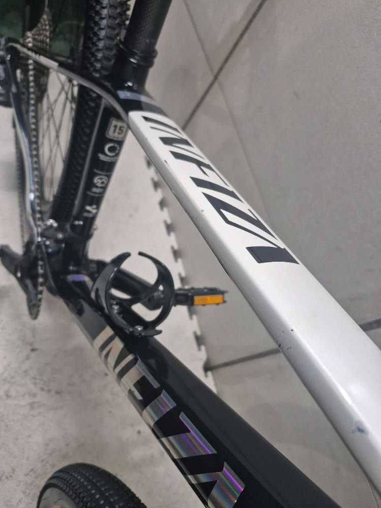 2022년형 인피자 풀카본 Z3 MTB 자전거 블랙/화이트 이미지