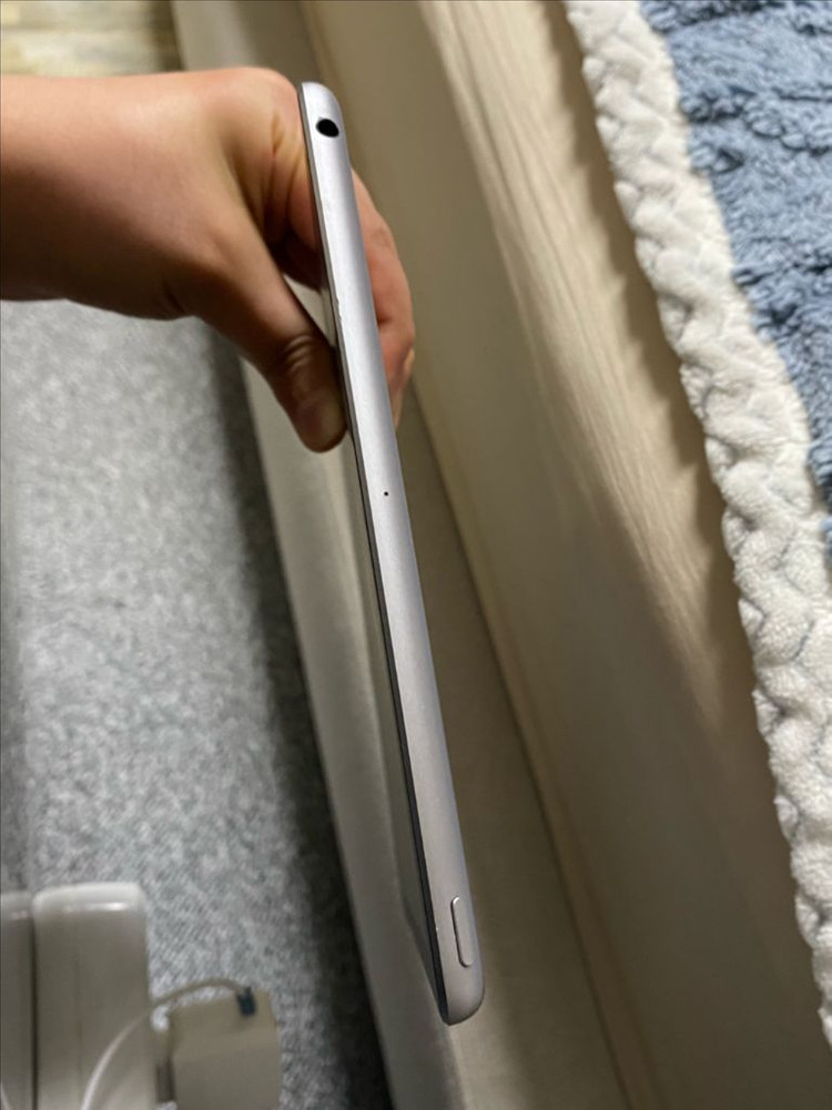 아이패드 6세대 128기가 스페이스그레이 이미지